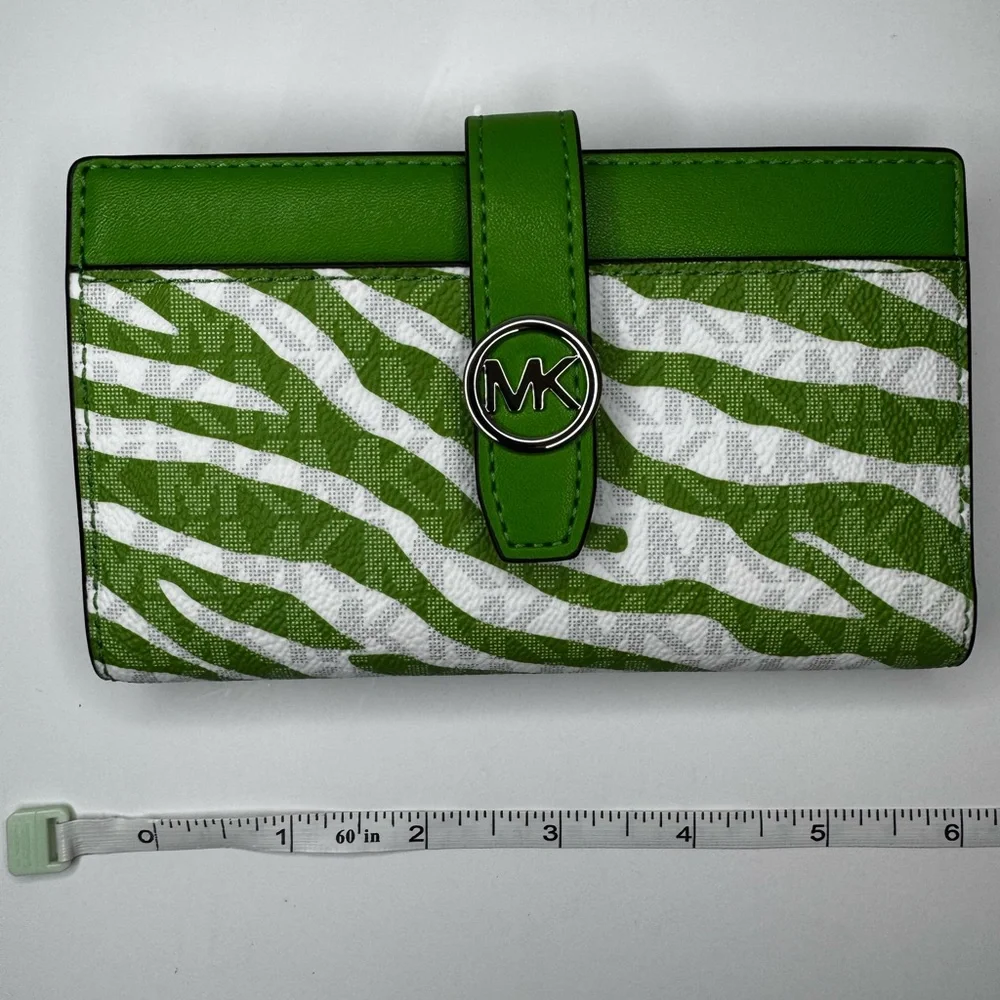 Michael Kors Wallet Greenwich Medium Signature Jungle Green Zebra Print